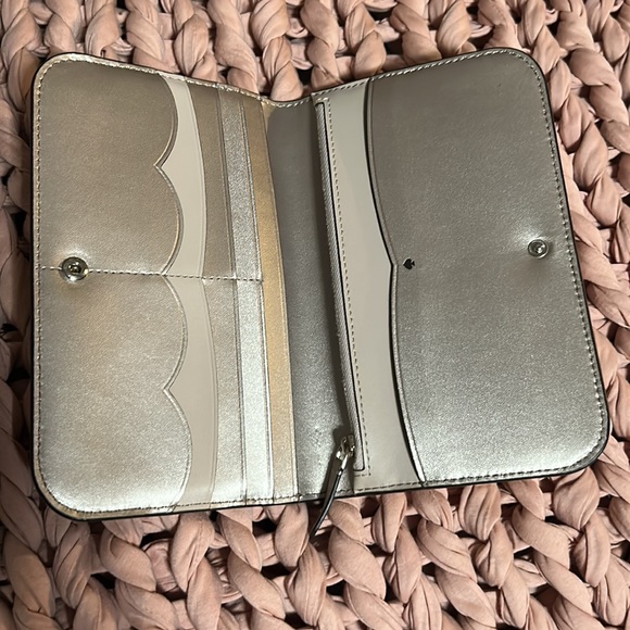 Excellent condition Kate Spade wallet! - Picture 3 of 7